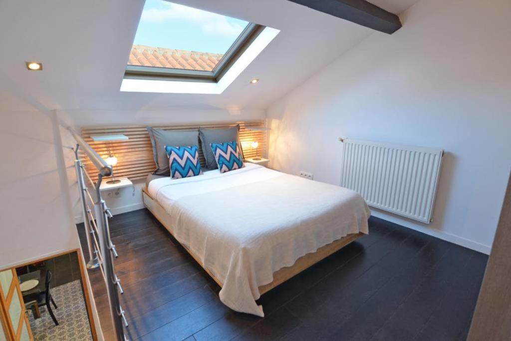 Duplex Voltaire Modern Apartment - 3 bedrooms - citycenter and beach - WIFI 7