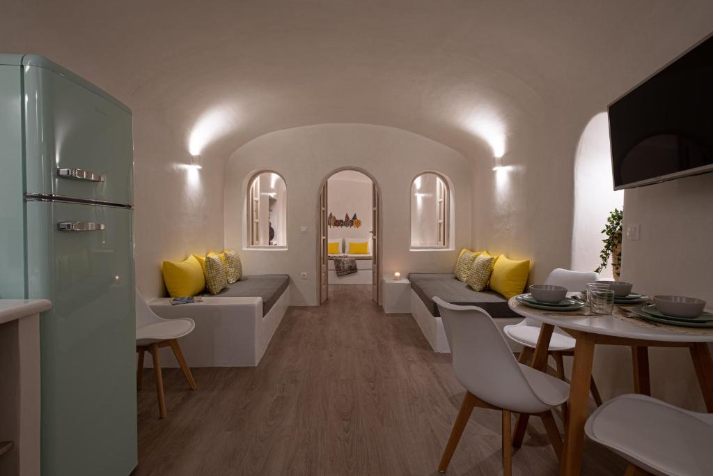 White Orchid Cave House & Studio 4