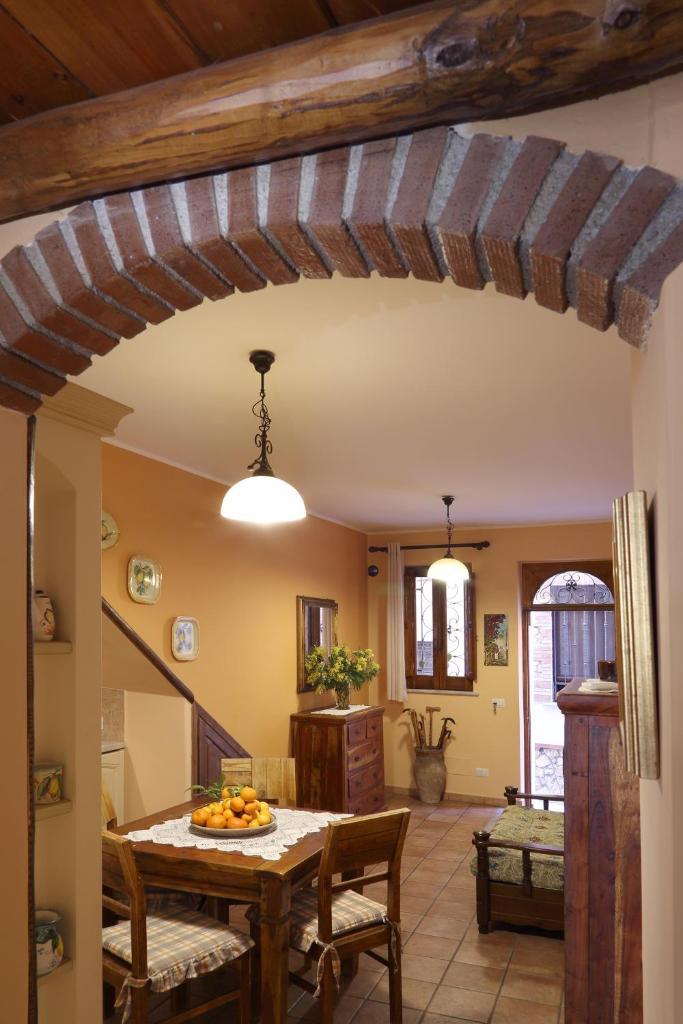 Casa Antico Borgo Cuseni 8