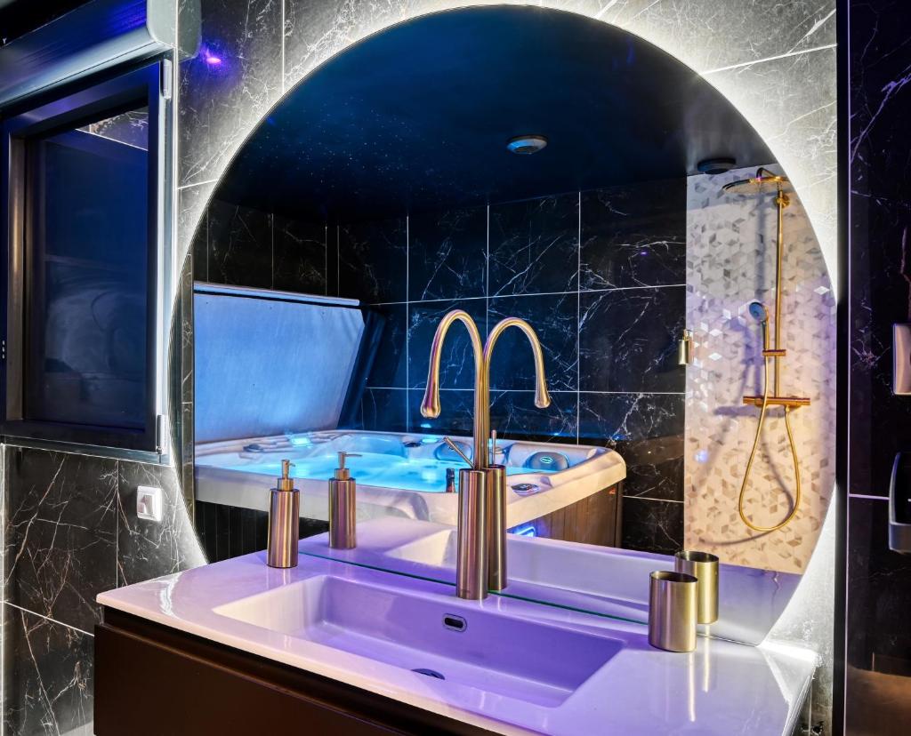 Villa avec jacuzzi privatif 6