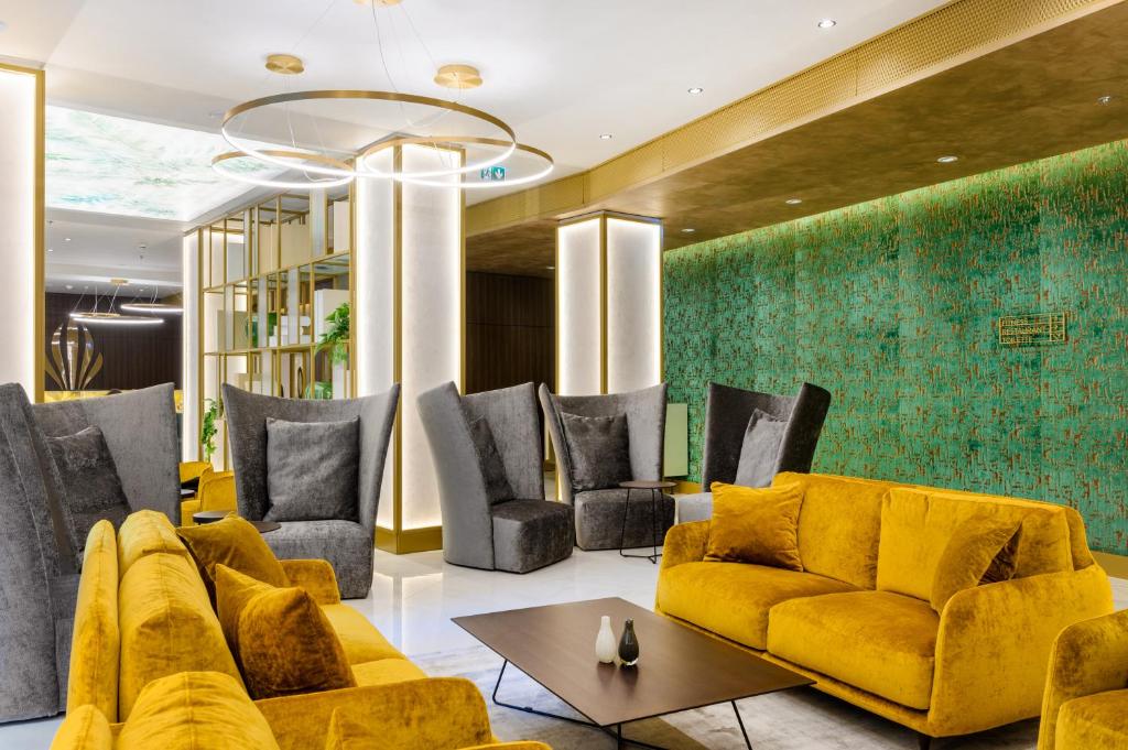 Emerald Downtown Luxury Suites by Continental Group 8