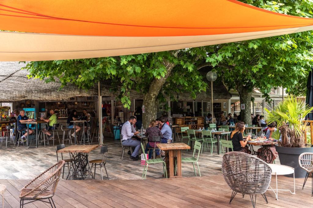 Photo de la galerie de l'établissement Camping maeva Escapades Millau Plage, à Millau