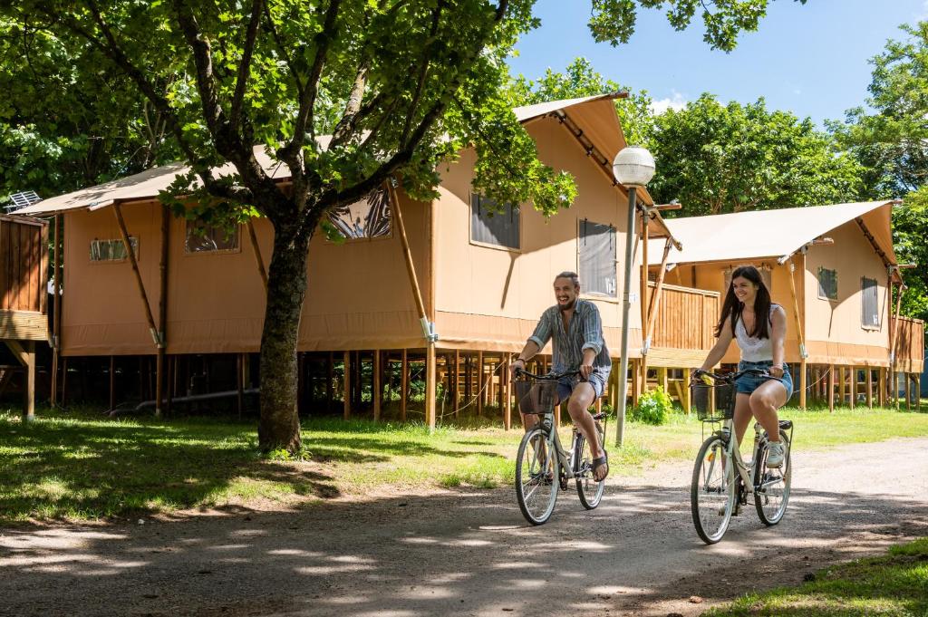 Photo de la galerie de l'établissement Camping maeva Escapades Millau Plage, à Millau