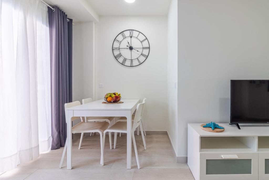 Cozy Family Beach House 8