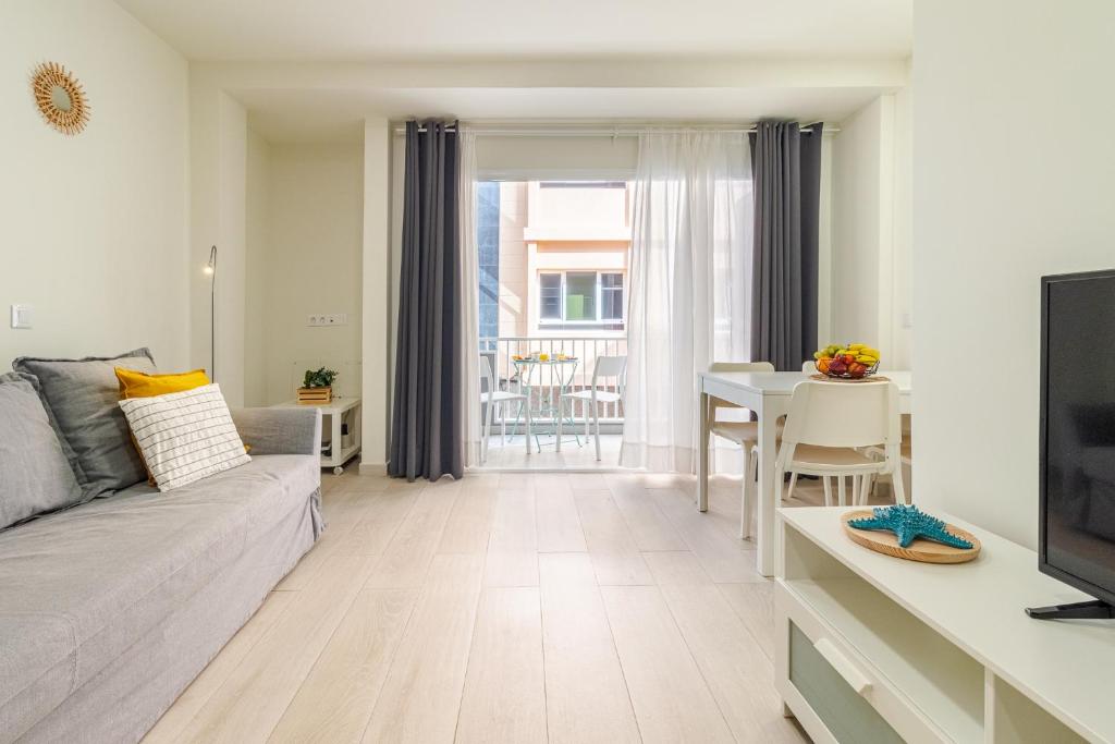 Cozy Family Beach House 4