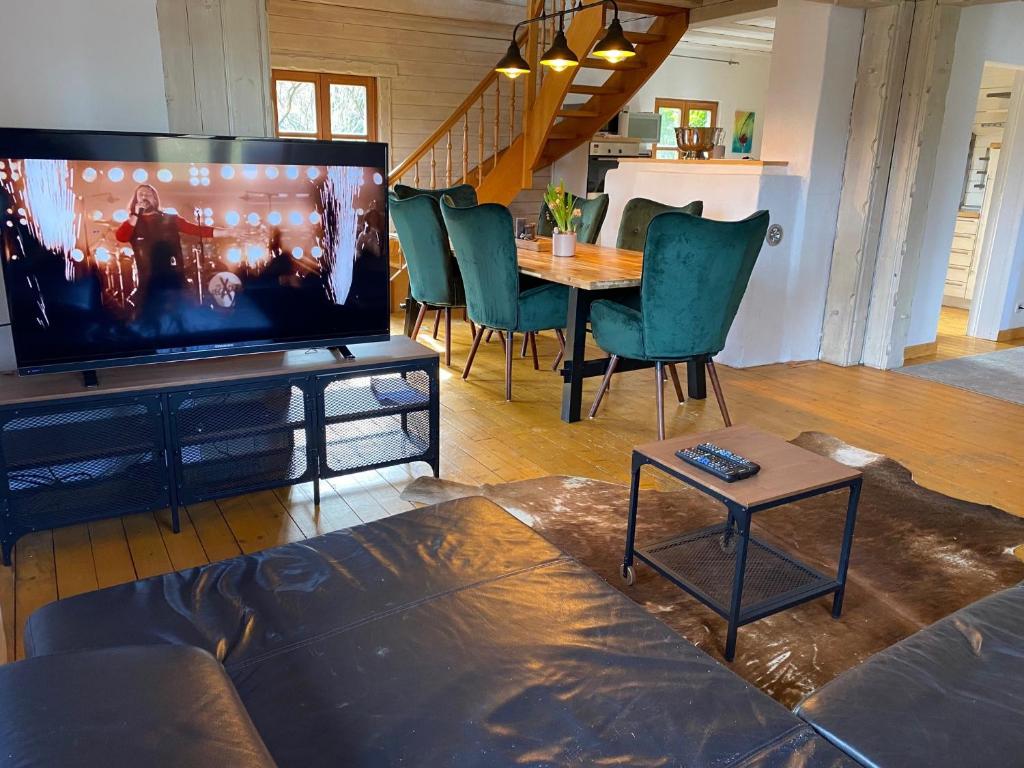 Holzhaus auf 2000qm in traumhafter Lage, KEINE Partygruppen 4