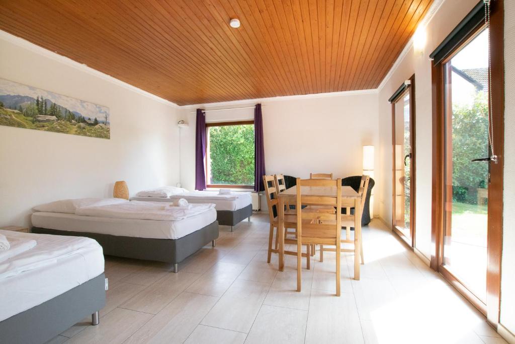 Tolstov House - 6 Room Villa with Garden - 15 Min Messe DUS & Airport DUS 5