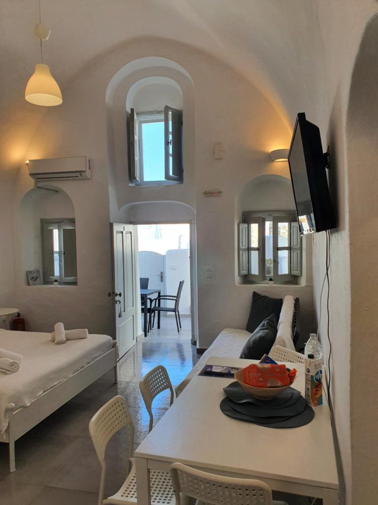 Nefeli Traditional Cave Houses 5