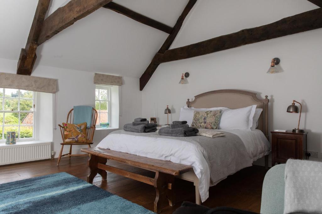 Loft Apartment nr Bath & Bristol with hot tub 3