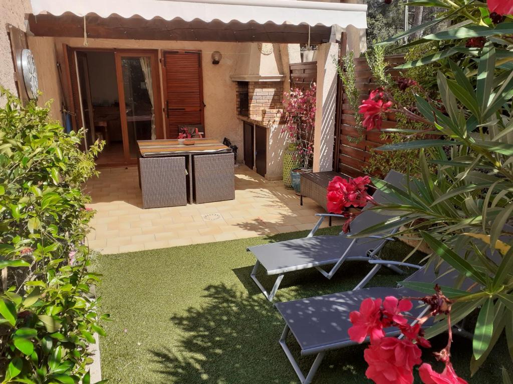 Villa club Sanary dans résidence fermée et arborée 10min a pied de la plage 1