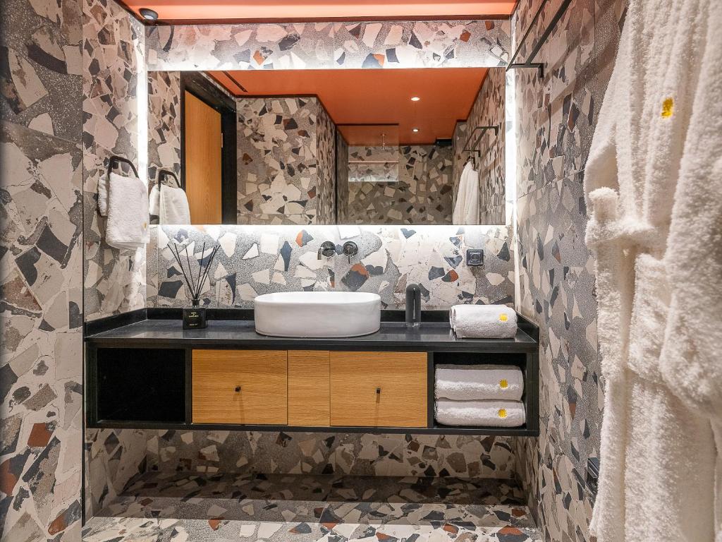 3 Pines Design Living 7