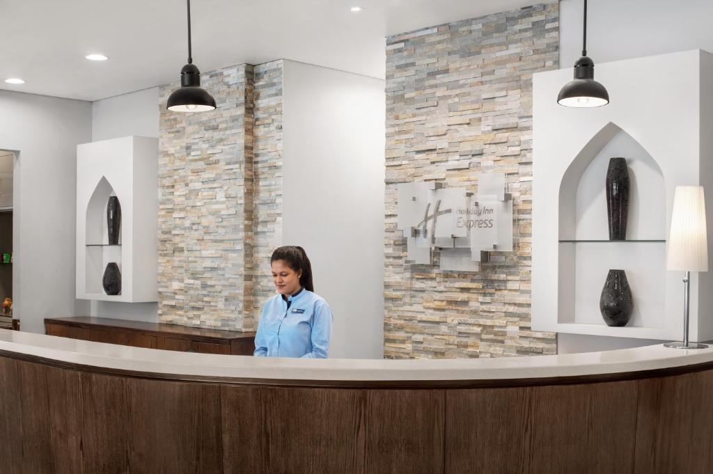 Holiday Inn Express Dubai Safa Park by IHG Image