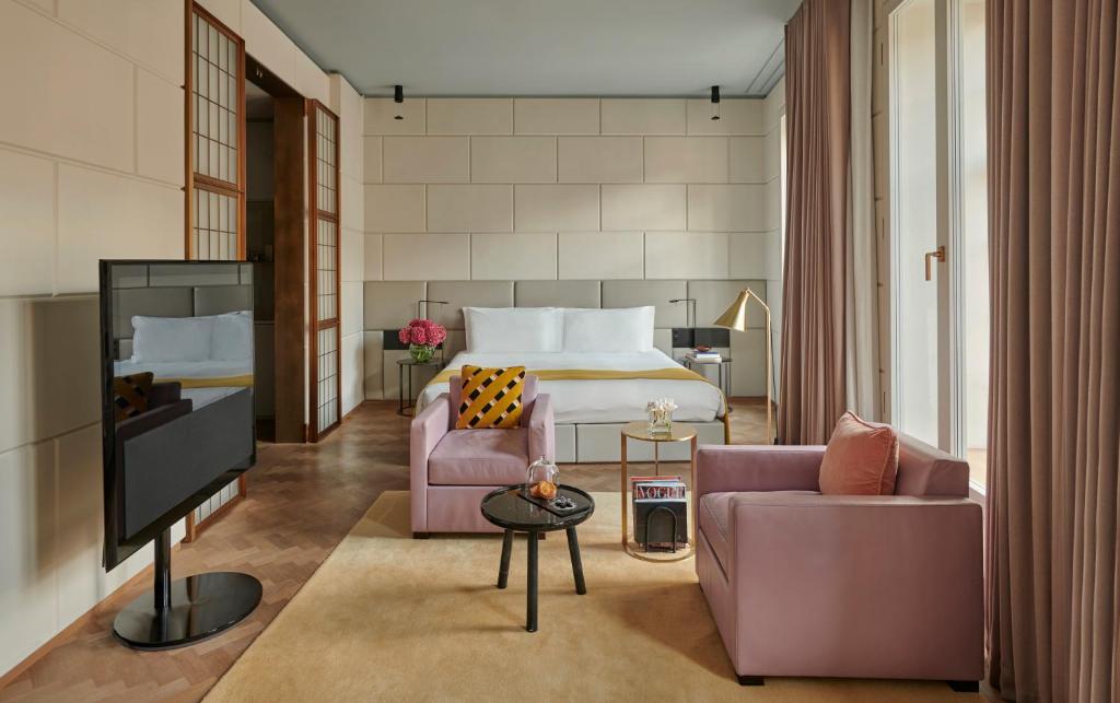 Hotel Cafe Royal Image