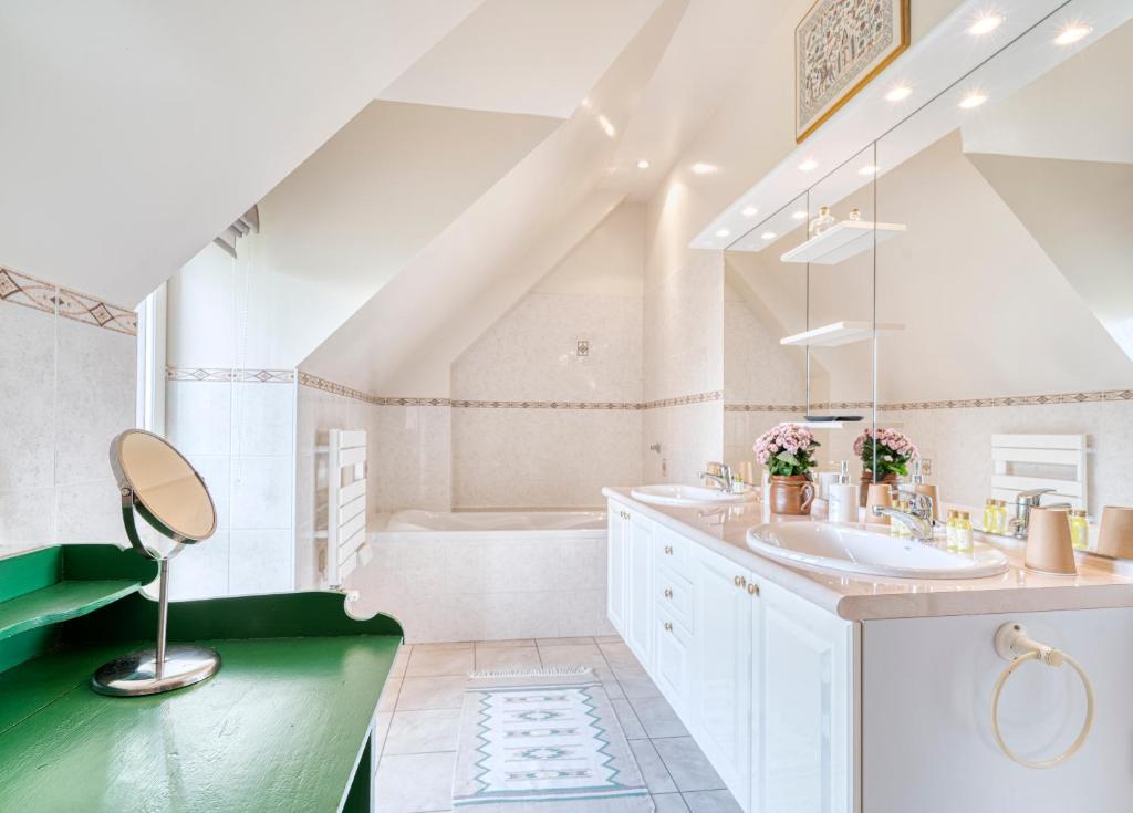 Nunki, Maison de campagne avec grand jardin 3