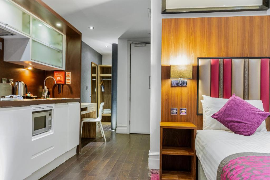 Roomzzz Manchester City 5