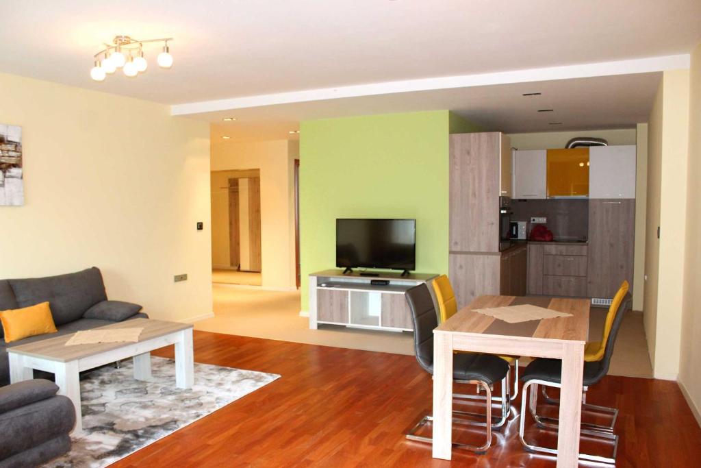 Venice Apartments 2