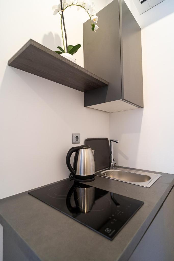 Art Apartment 8