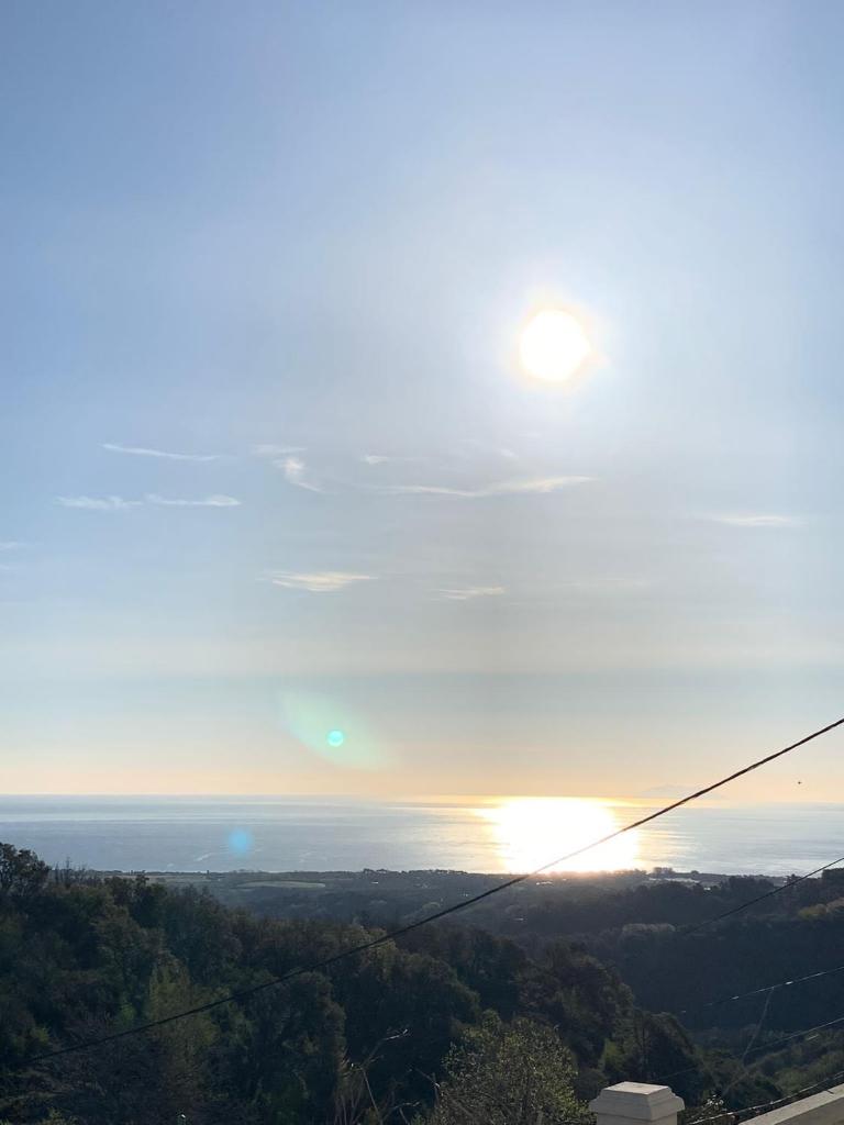 Levé du soleil sur la mer 1
