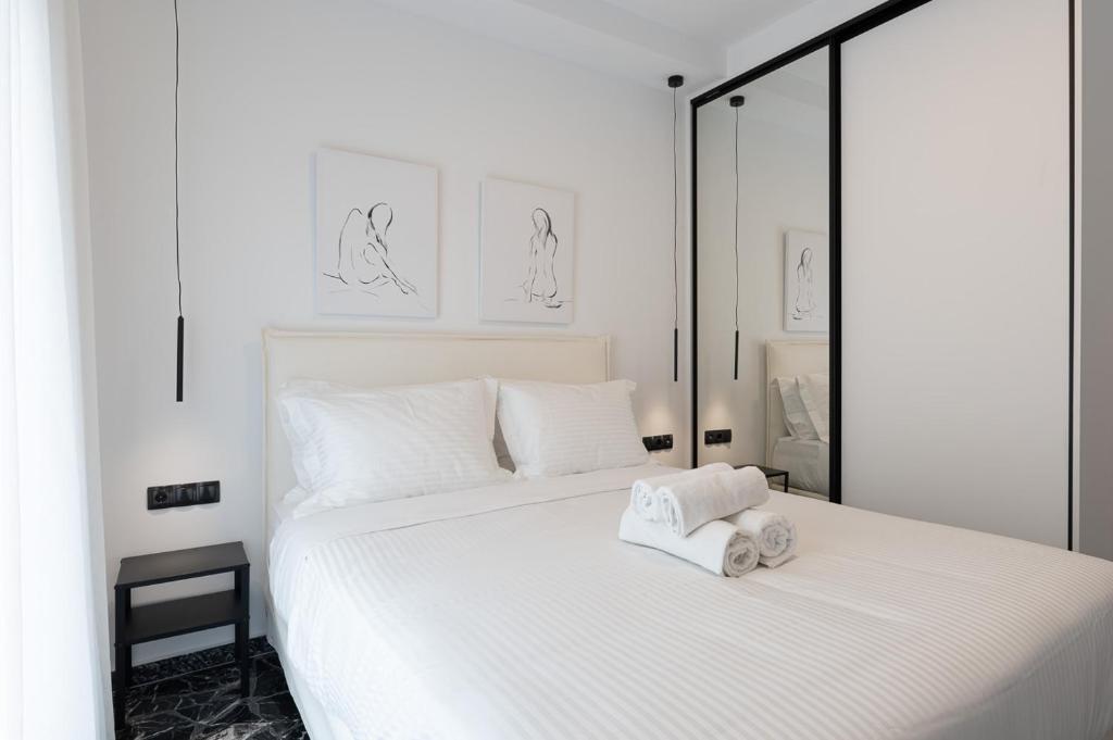 Lux apt next to port & city center 2