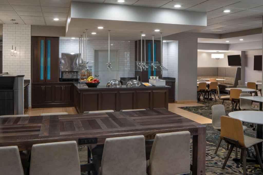 Sonesta ES Suites New Orleans Convention Center Image