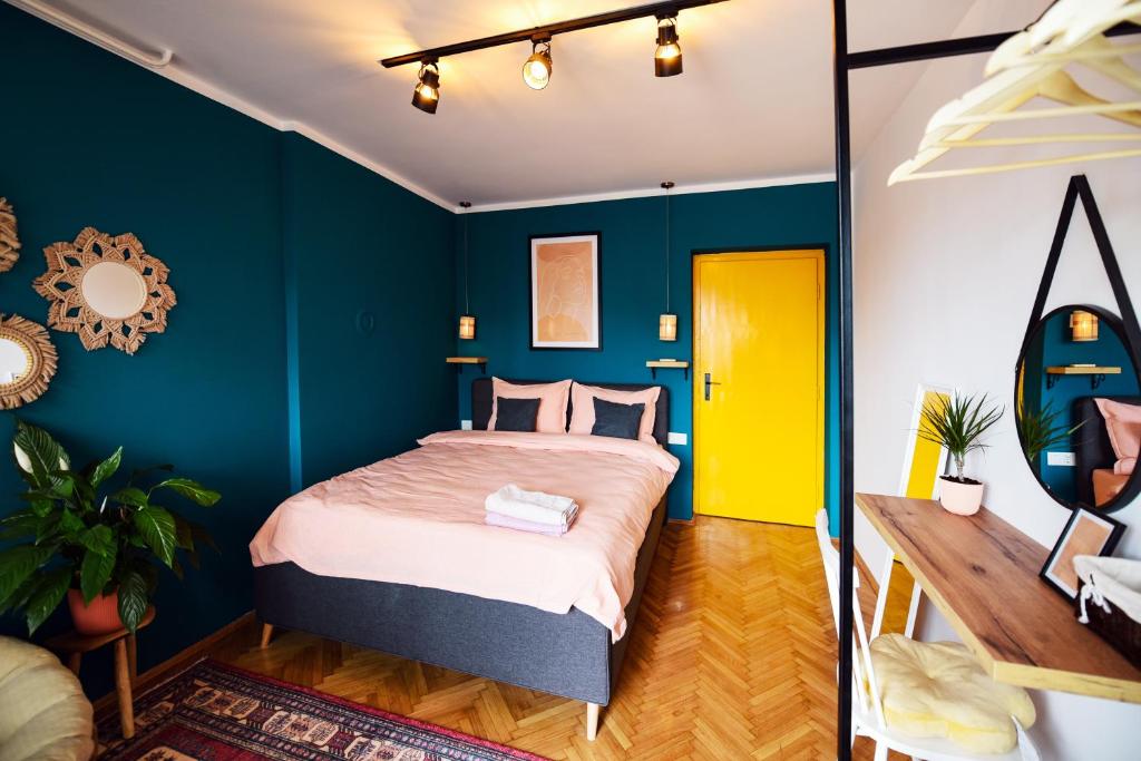 Cozy Bright Central 2
