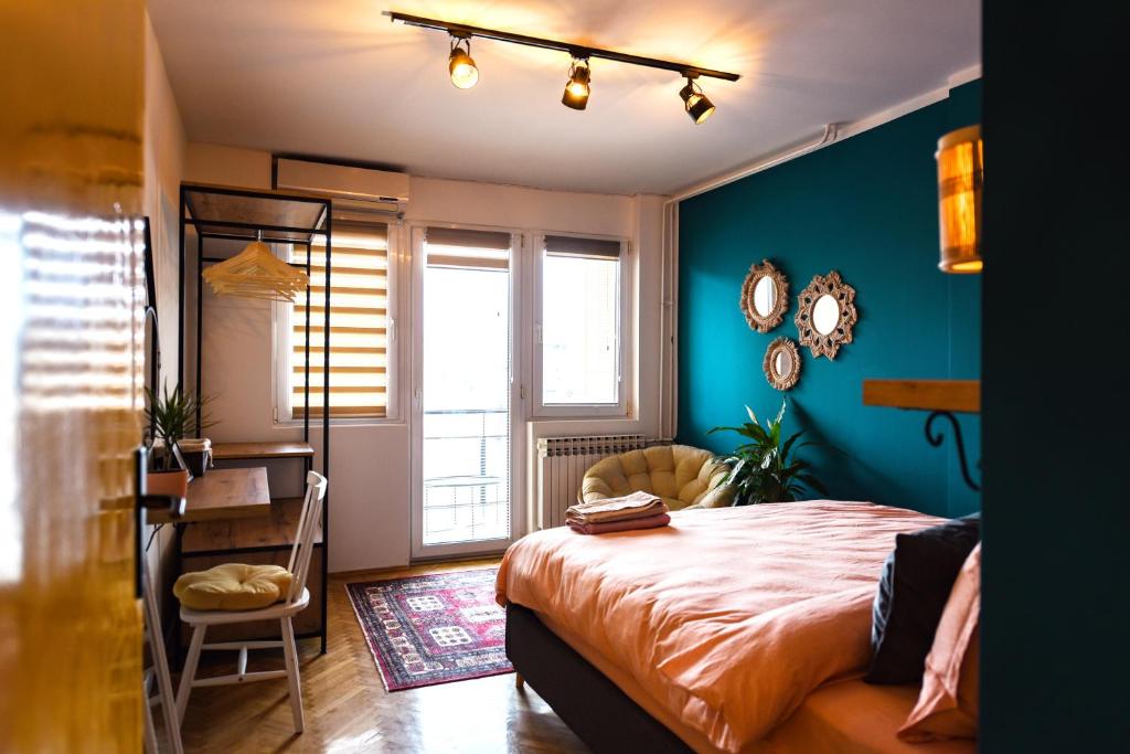 Cozy Bright Central 7