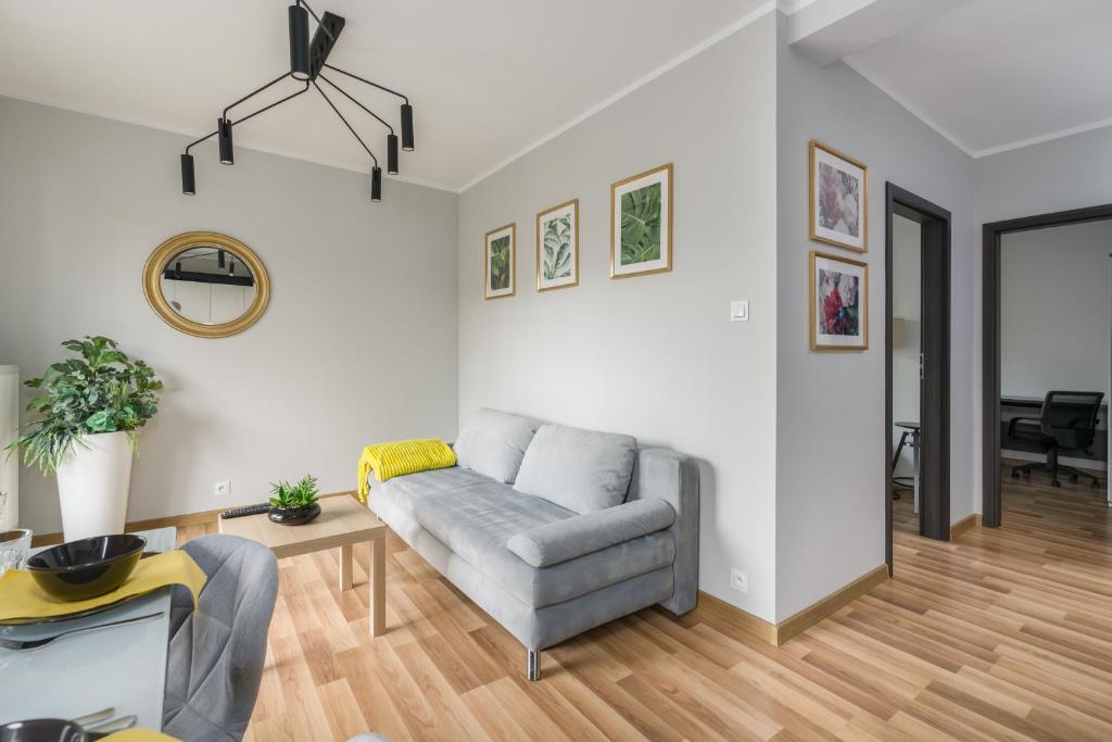 Apartment Różana Poznań by Noclegi Renters 1