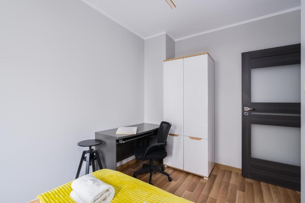 Apartment Różana Poznań by Noclegi Renters 5