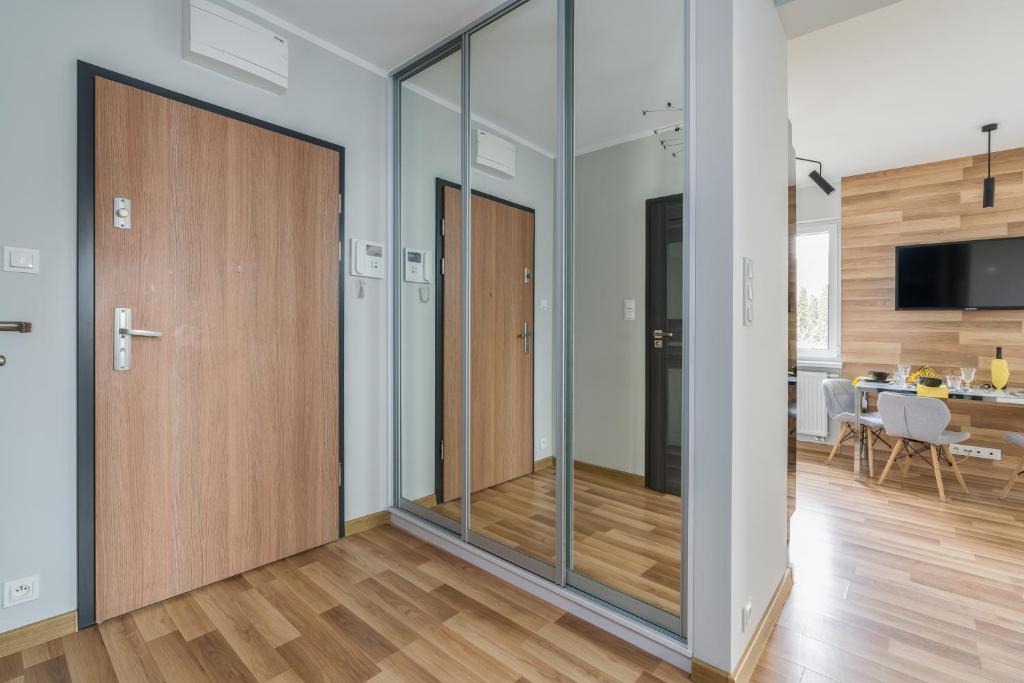 Apartment Różana Poznań by Noclegi Renters 7