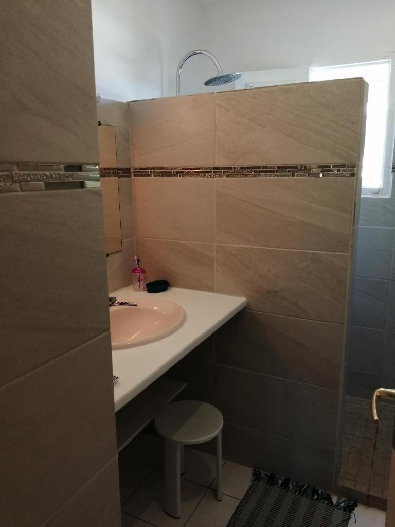 Rose phoenix appartement terrasse et piscine vue mer 8
