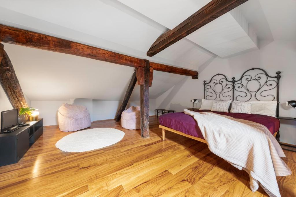 GetTheKey Pavaglione Apartment 6