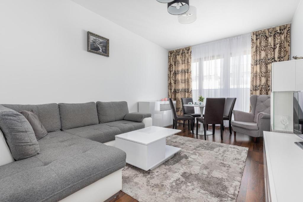 Platan Apartments Świnoujście Center IV by Noclegi Renters 5