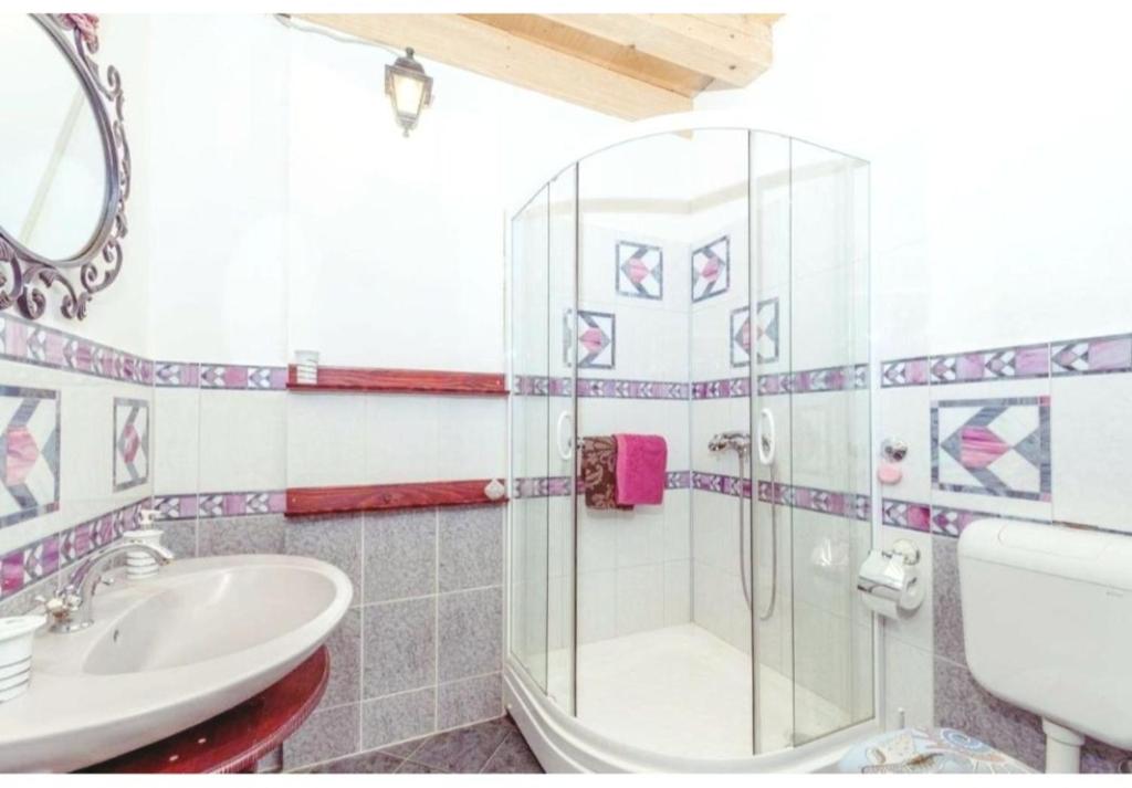 HVAR HEART HERITAGE STONE HOUSE 2 floors, up to 6 persons 7