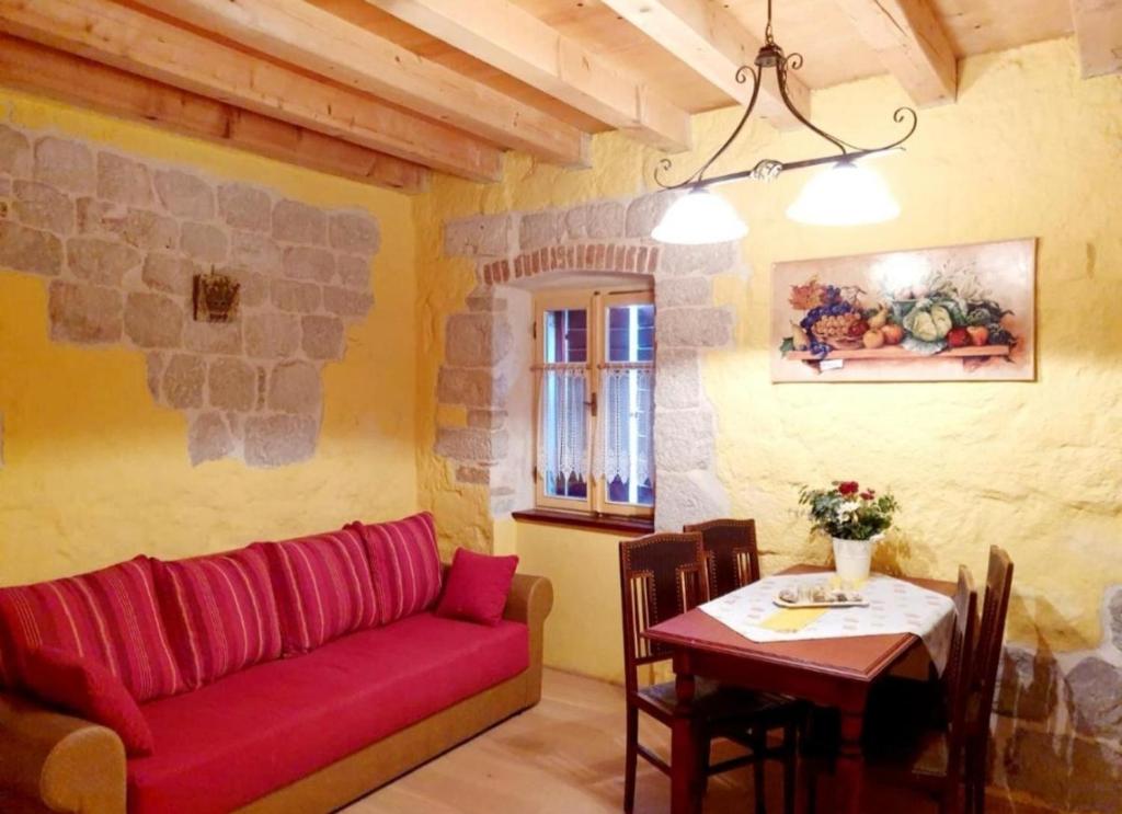 HVAR HEART HERITAGE STONE HOUSE 2 floors, up to 6 persons 4