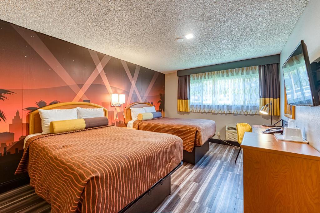 La Mirage Inn - Hollywood Image