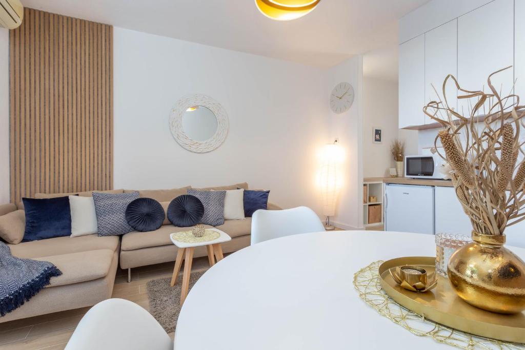 Apartments Pera 4