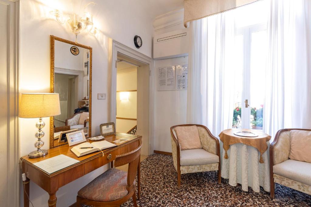 Hotel Casa Petrarca Image
