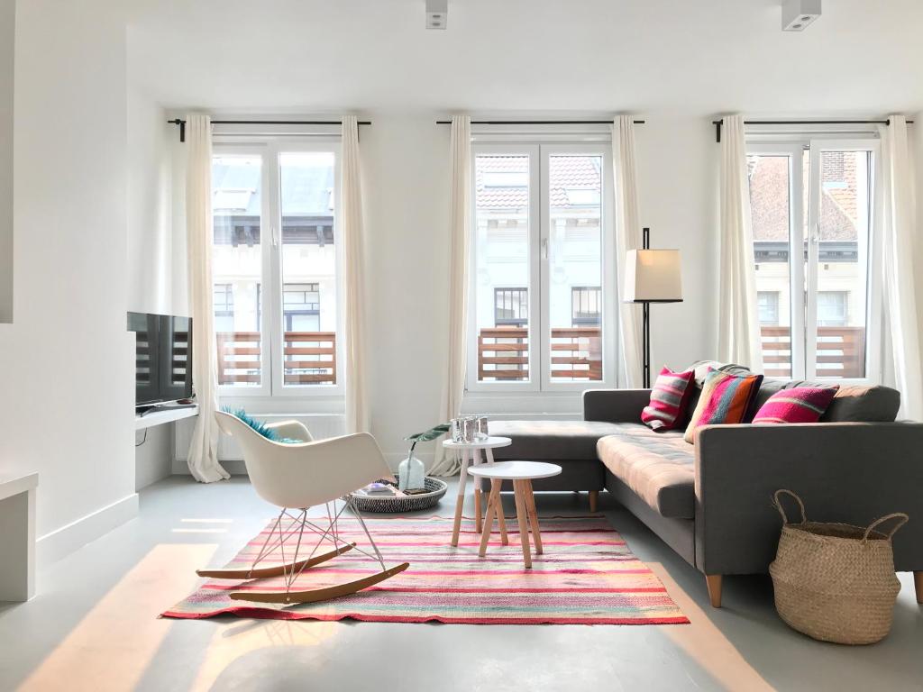 Bright City Design House! 1