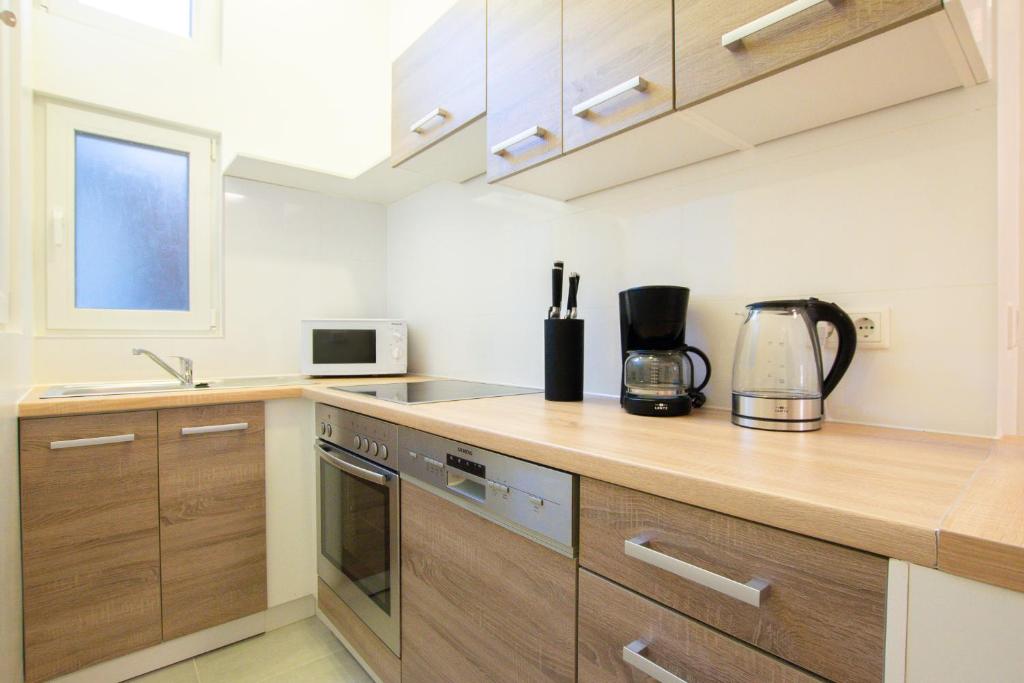 Tolstov Apartments - 1 or 3 Room Apartments - 20 Min Messe DUS and Old Town DUS 8