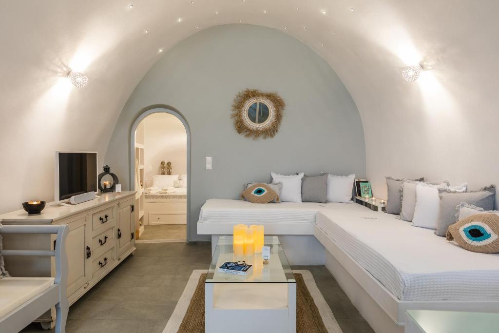 Volcave Suites 5