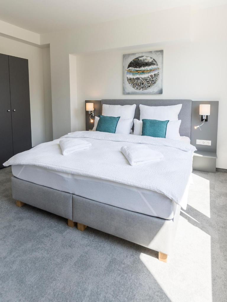 Cube Apartments by Wiener Stadthalle & U3 Metro 2