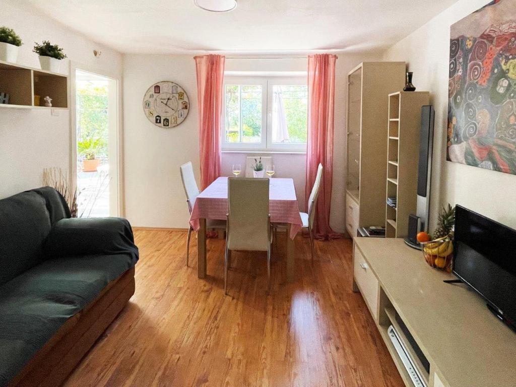 Apartment Nono Moj 5