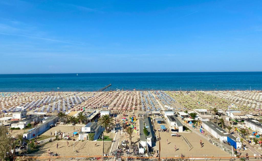 Vue générale sur la mer ou vue sur la mer prise depuis l'hôtel