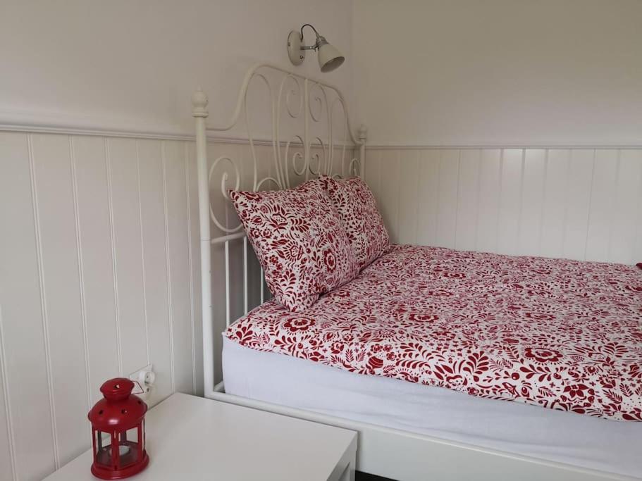 Red Bed 7
