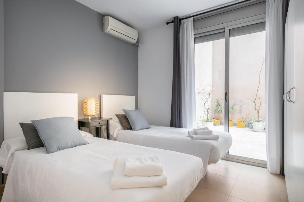 Inside Barcelona Apartments Salva 2