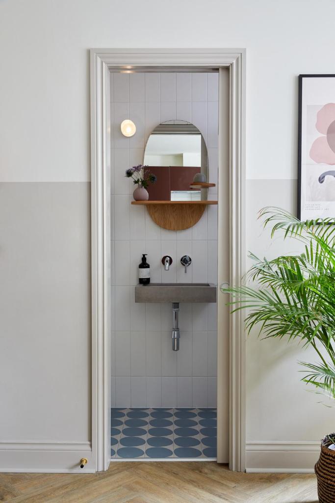 Pontcanna by Black Door Stays 3