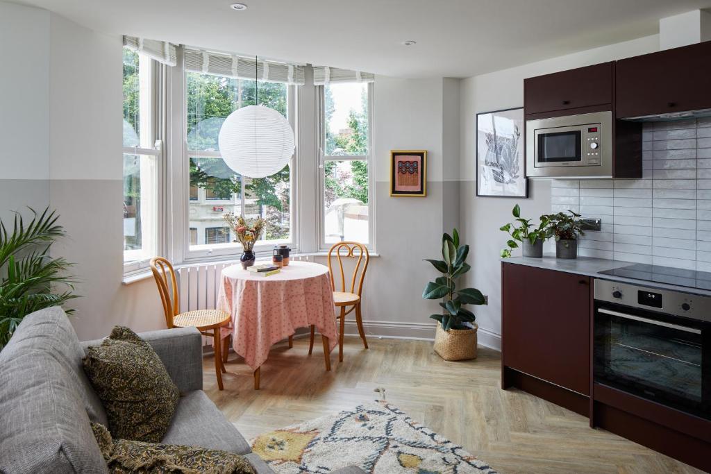 Pontcanna by Black Door Stays 4