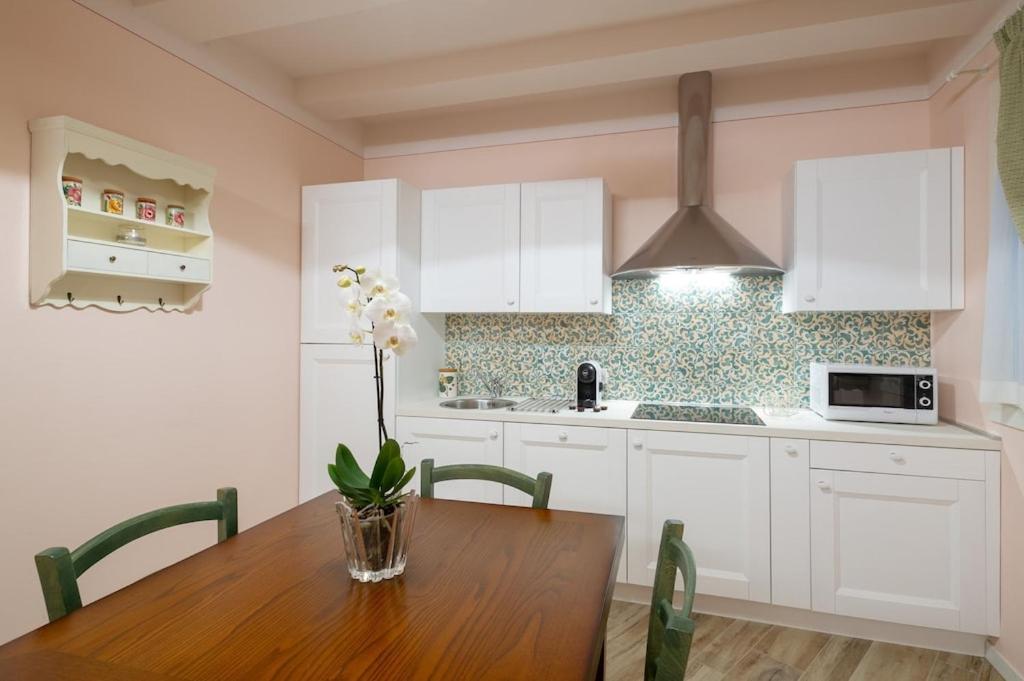 Residenza dei Piaceri Perduti-Rosa 3