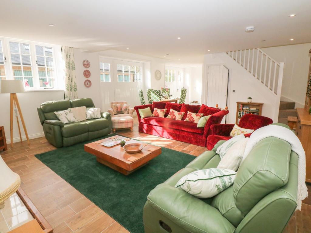 Chestnut Cottage Image