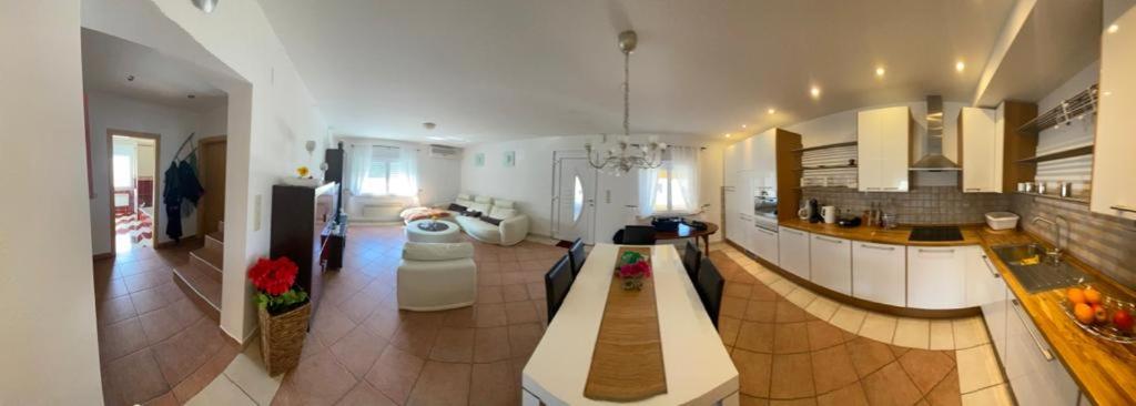 Ferienhaus Dalmatia 3